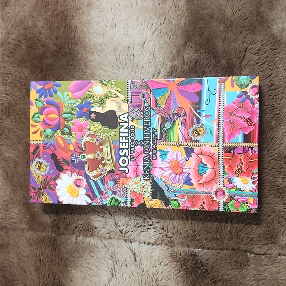 Kenya Ontiveros brushes. - Picture 2 of 2